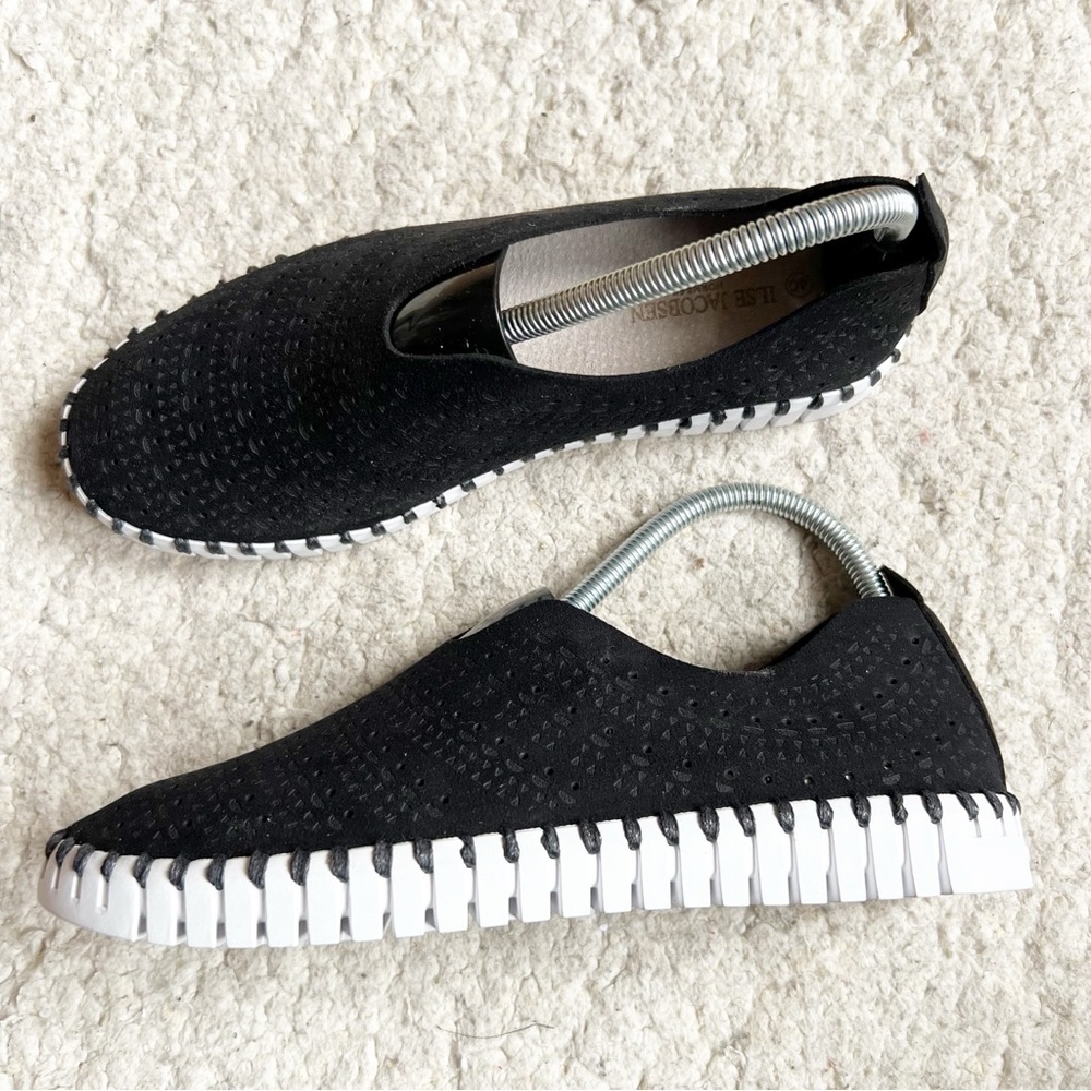 Ilse Jacobsen: Tulip Black Perforated Triangle Half Moon Embossed Sneakers Sz 40
